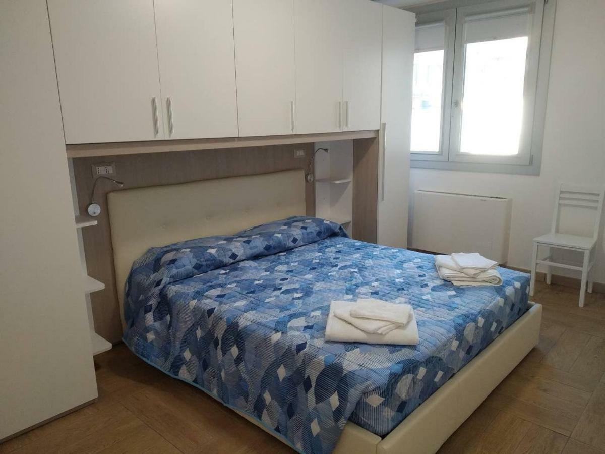 Oristano 5 Pers Appartamento Exterior foto